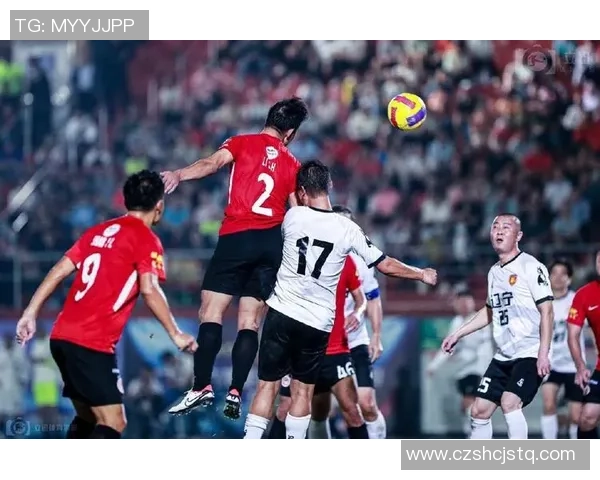 8月12日足球球星聚焦带你了解赛场英雄背后的故事与荣耀