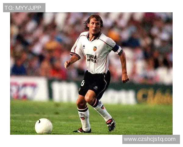 全球十大足球巨星签名图鉴赏 各大球星亲笔签名的珍贵收藏