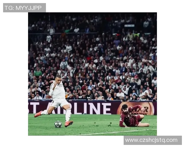 姆巴佩领衔足球明星阵容震撼登场打造专属豪华球场墙面装饰