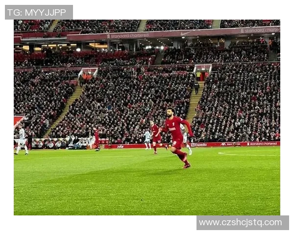 巴塞罗那球星绿茵风采尽显球队荣耀瞬间