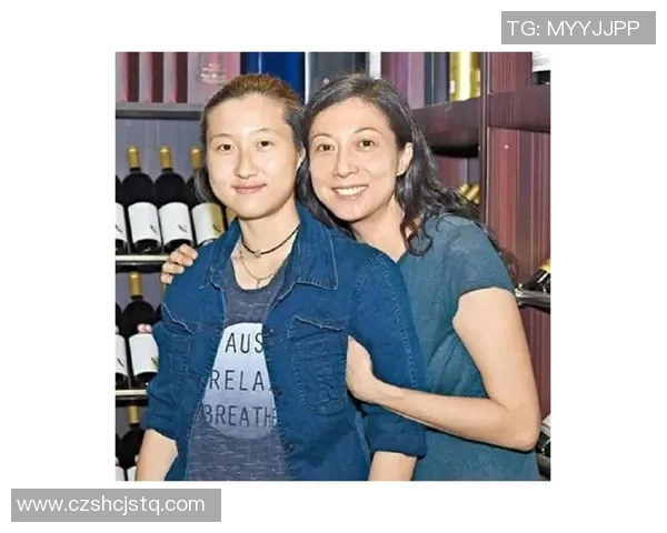 足球巨星的家庭生活揭秘:四个女儿一个儿子如何平衡工作与育儿 足球巨星的家庭生活揭秘:四个女儿一个儿子如何平衡工作与育儿